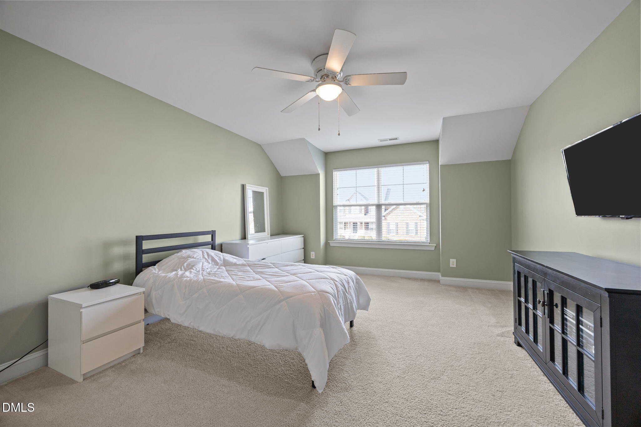 911 Middle Ground Avenue