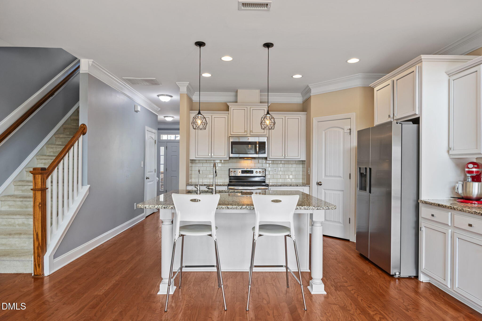 911 Middle Ground Avenue