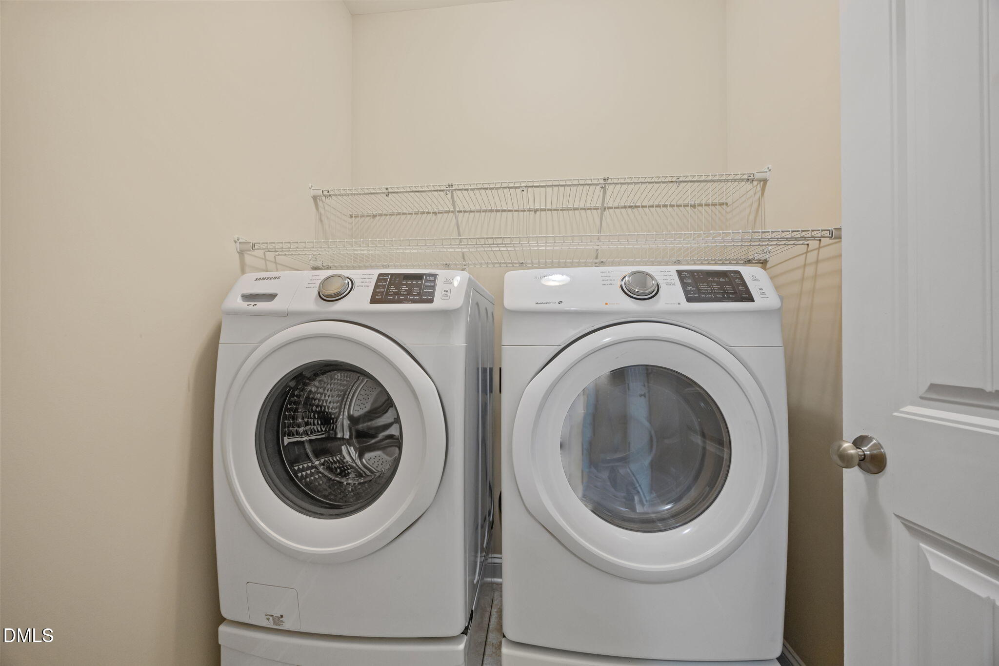 911 Middle Ground Avenue