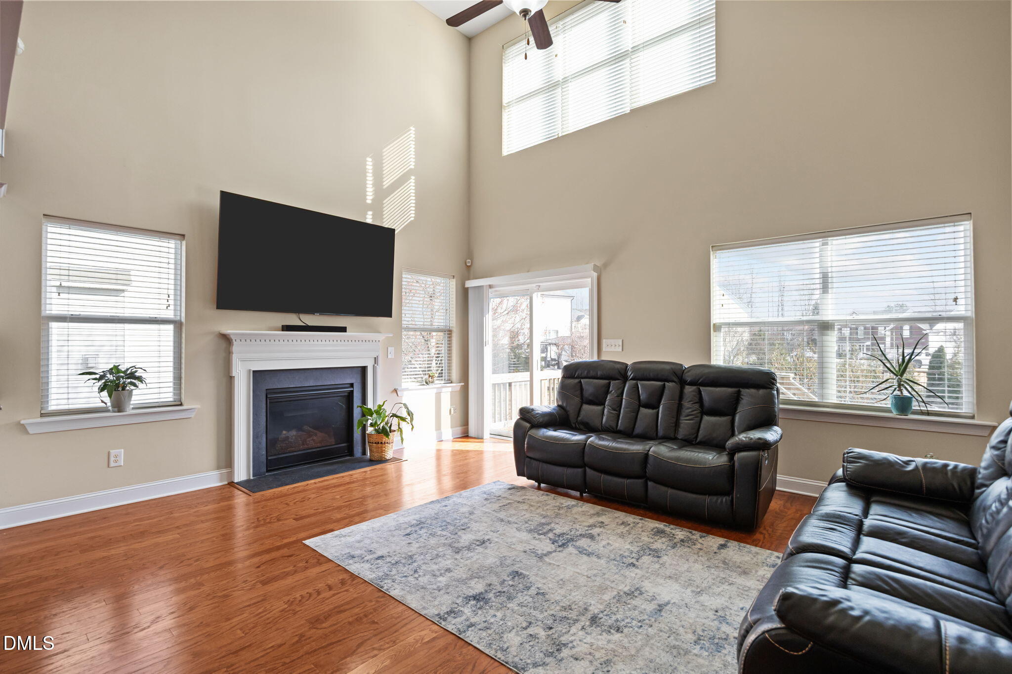 911 Middle Ground Avenue