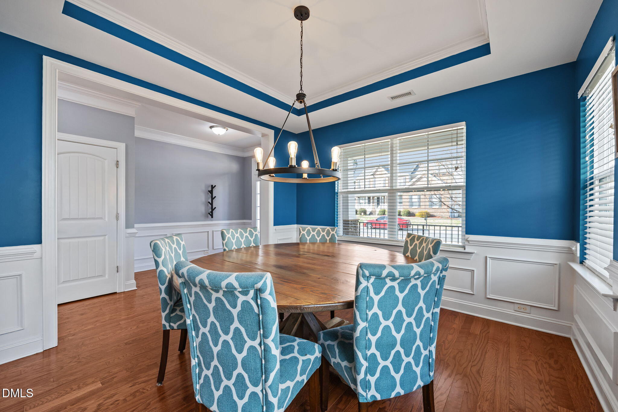 911 Middle Ground Avenue