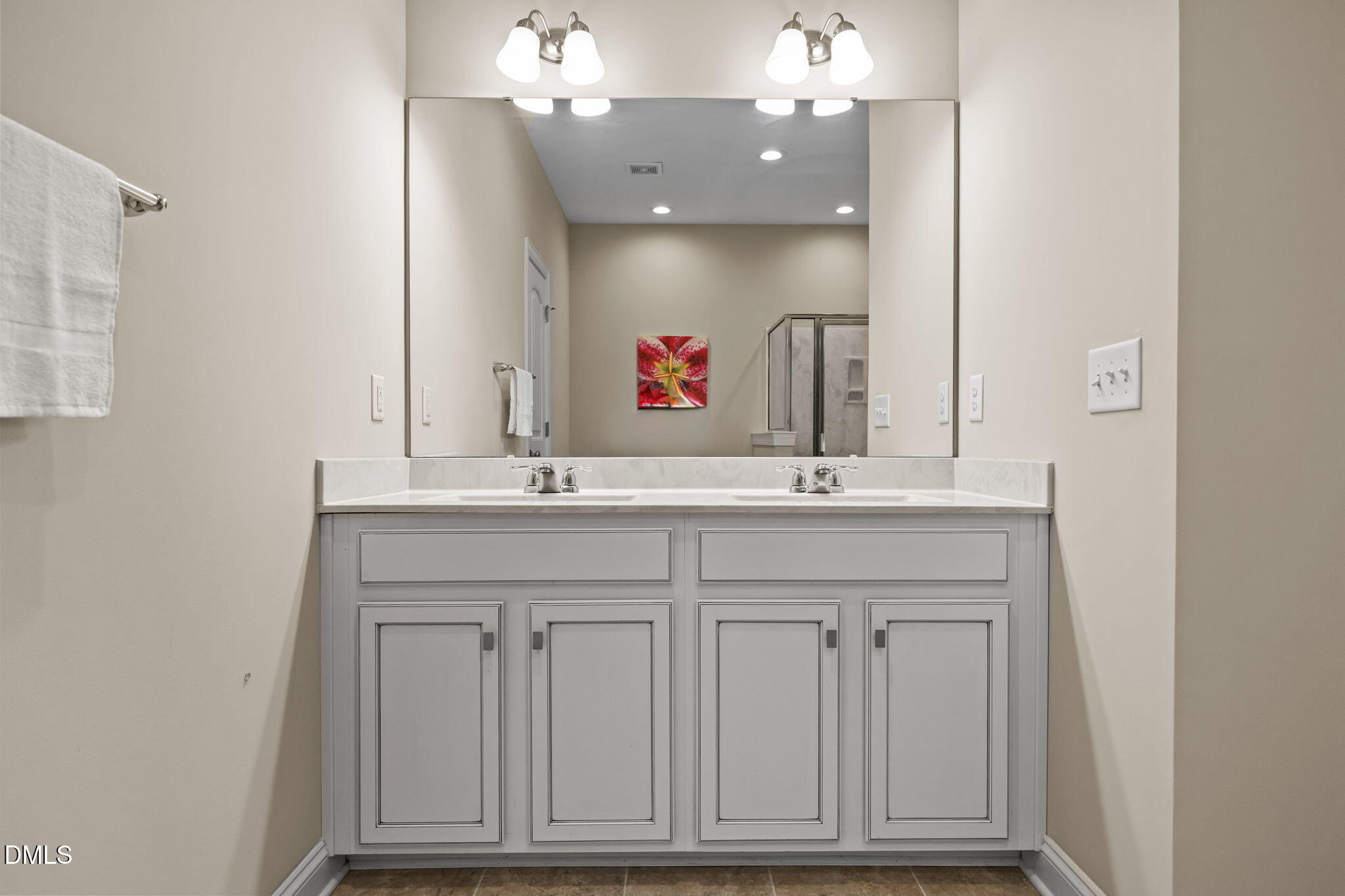 911 Middle Ground Avenue