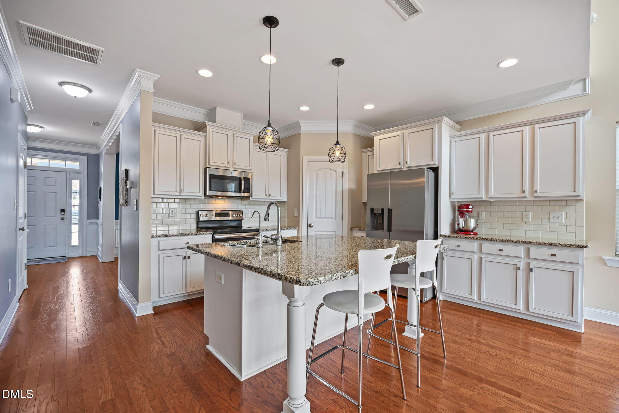 911 Middle Ground Avenue