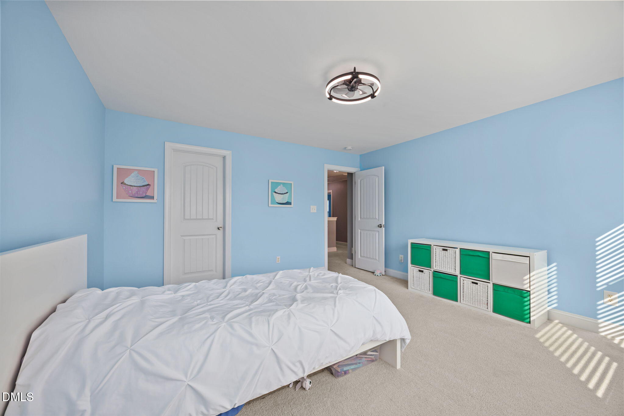 911 Middle Ground Avenue