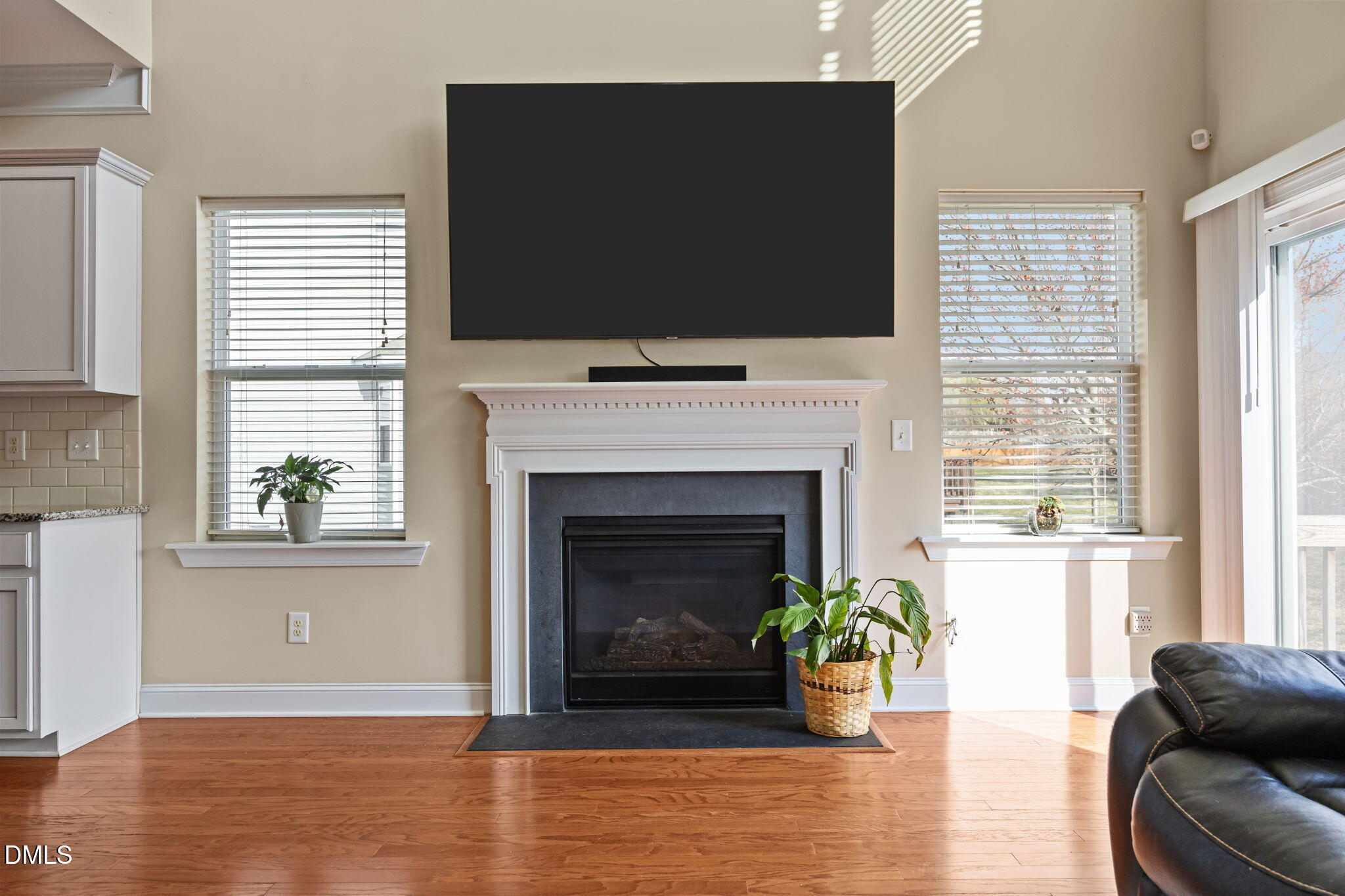 911 Middle Ground Avenue