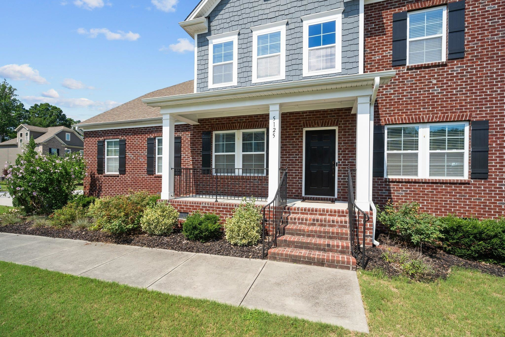 5125 Royal Coachmen Drive