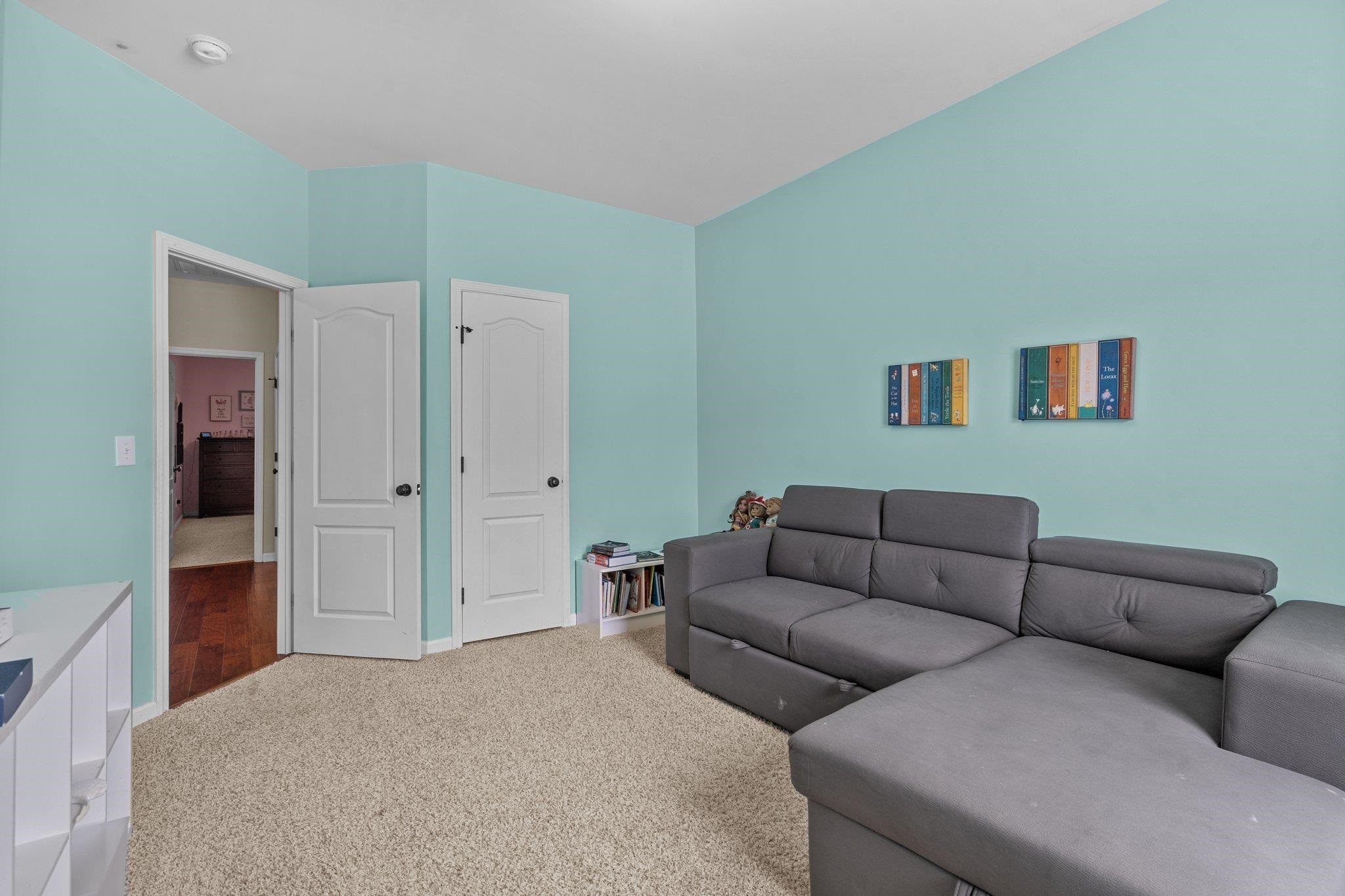 5125 Royal Coachmen Drive
