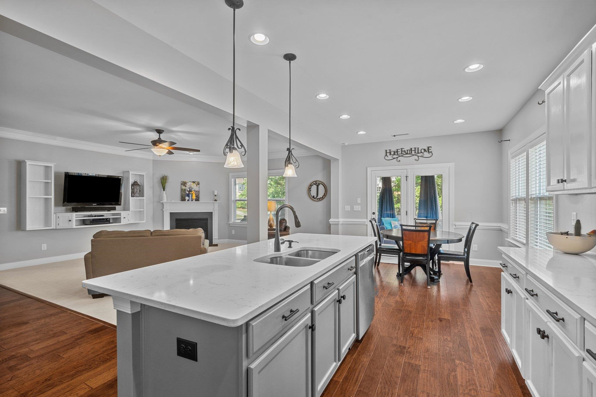 5125 Royal Coachmen Drive