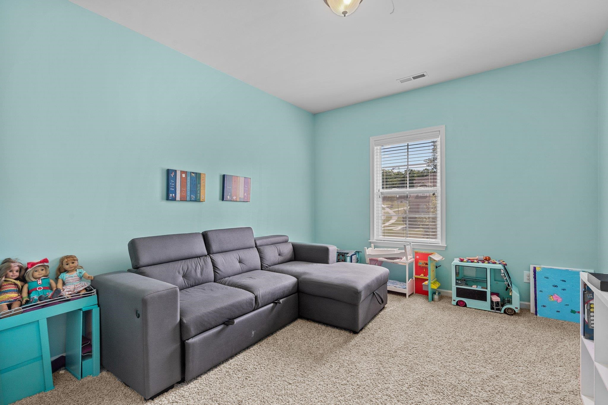 5125 Royal Coachmen Drive