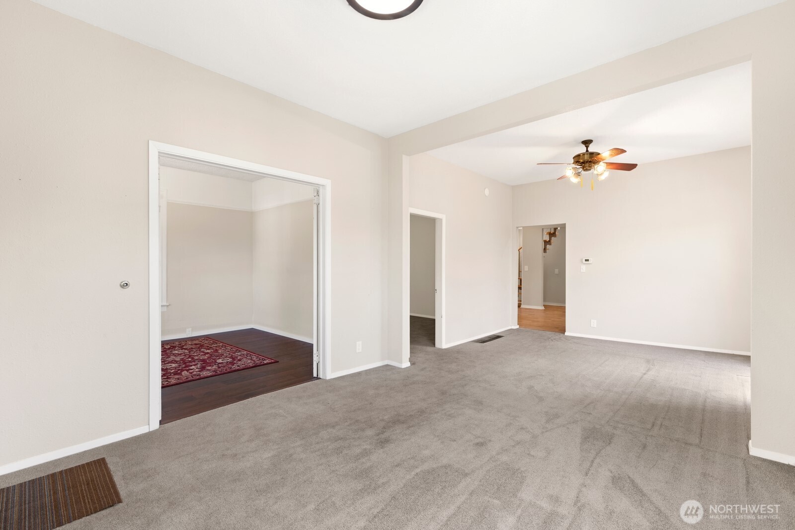 5563 Kenwood Place N