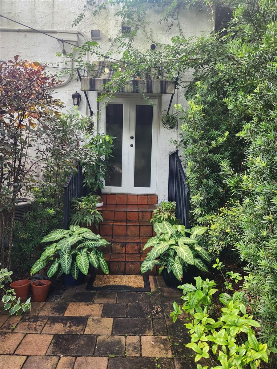 1321 Asturia Ave rear