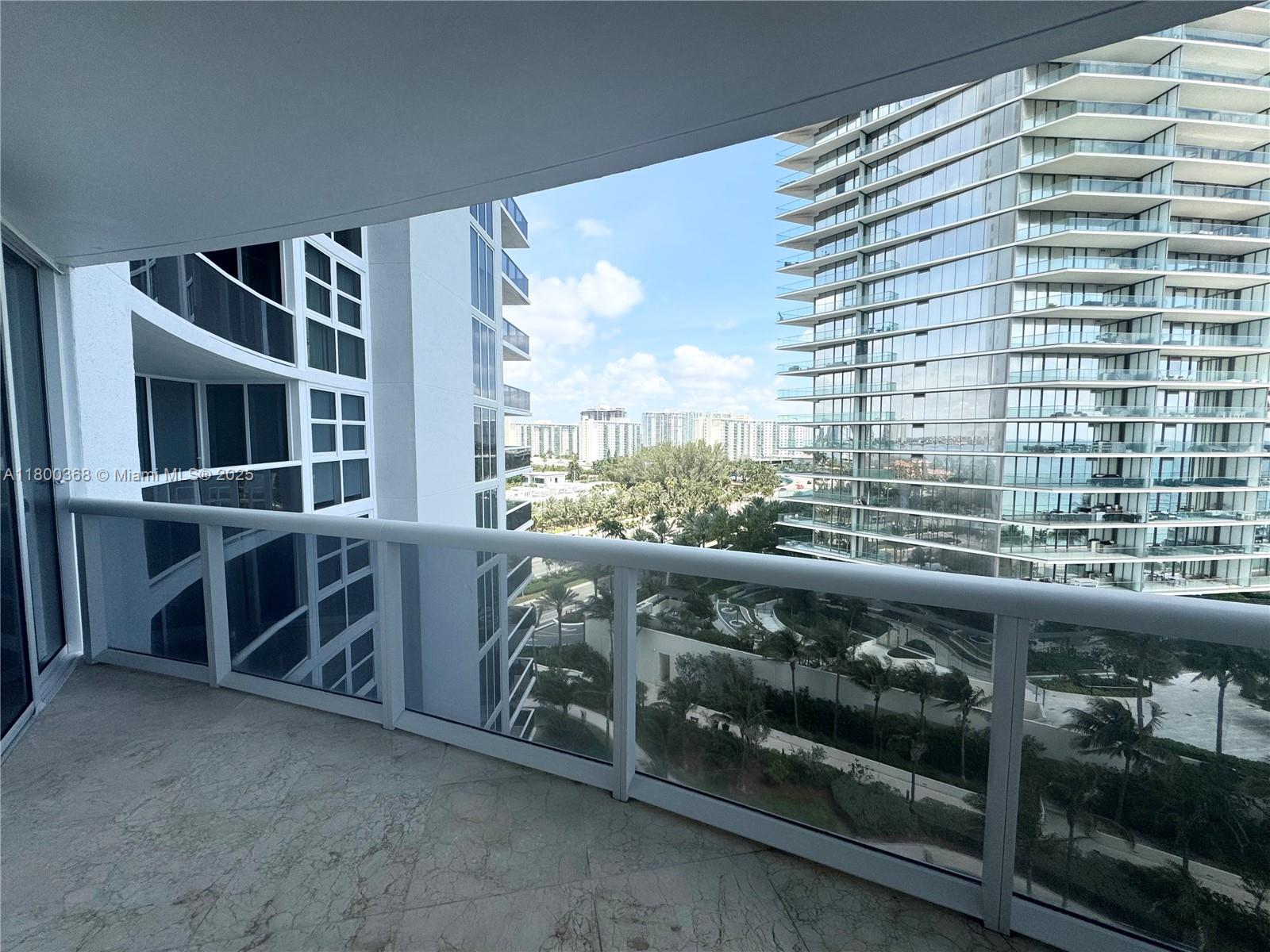 18911 Collins Ave # 1102