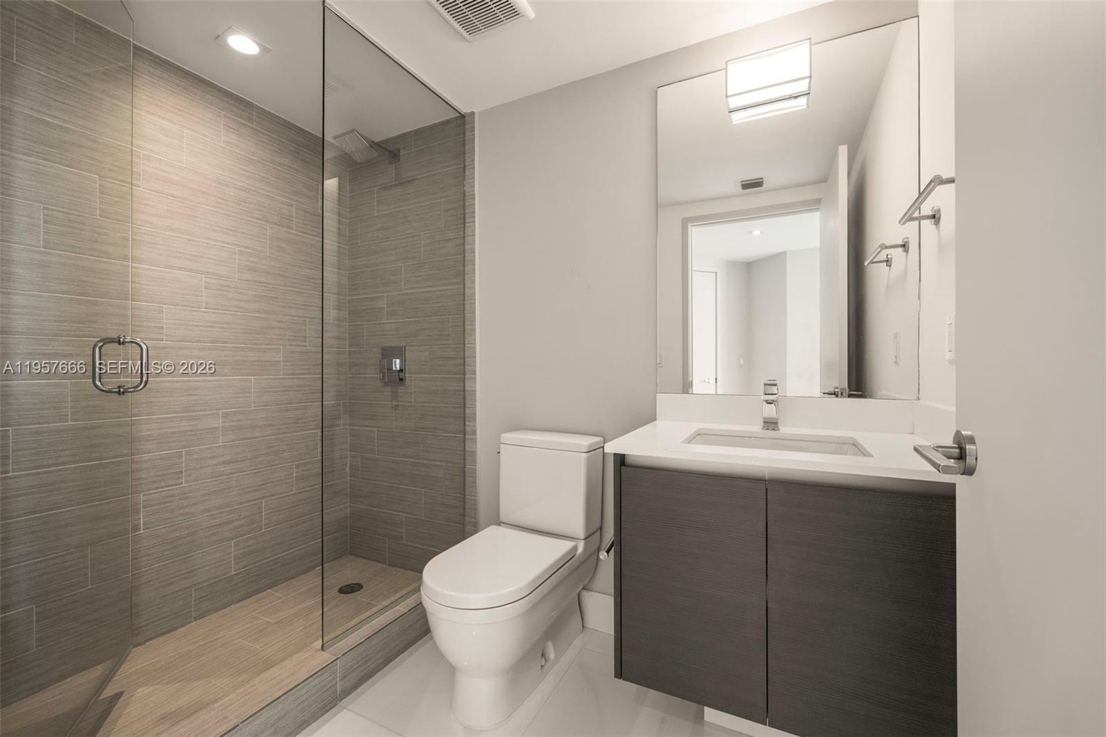 300 Sunny Isles Blvd # 2202 Unit: 4-2202