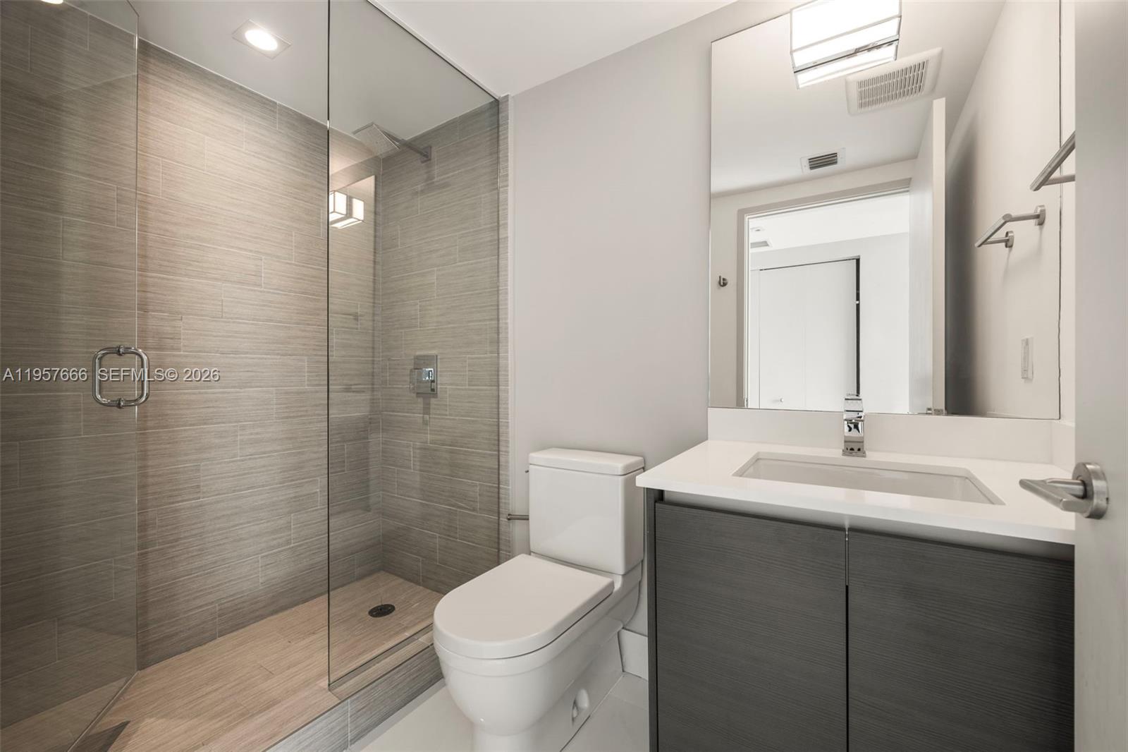 300 Sunny Isles Blvd # 2202 Unit: 4-2202