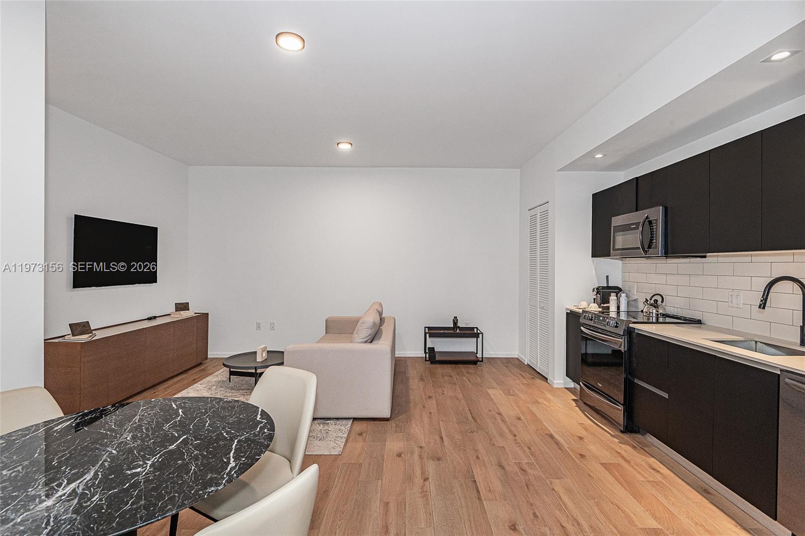 398 NE 5th St # 2415