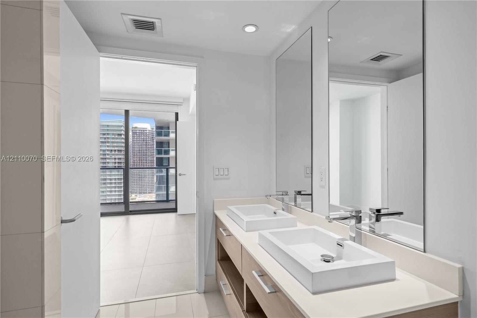 1300 S Miami Ave Unit: 2911