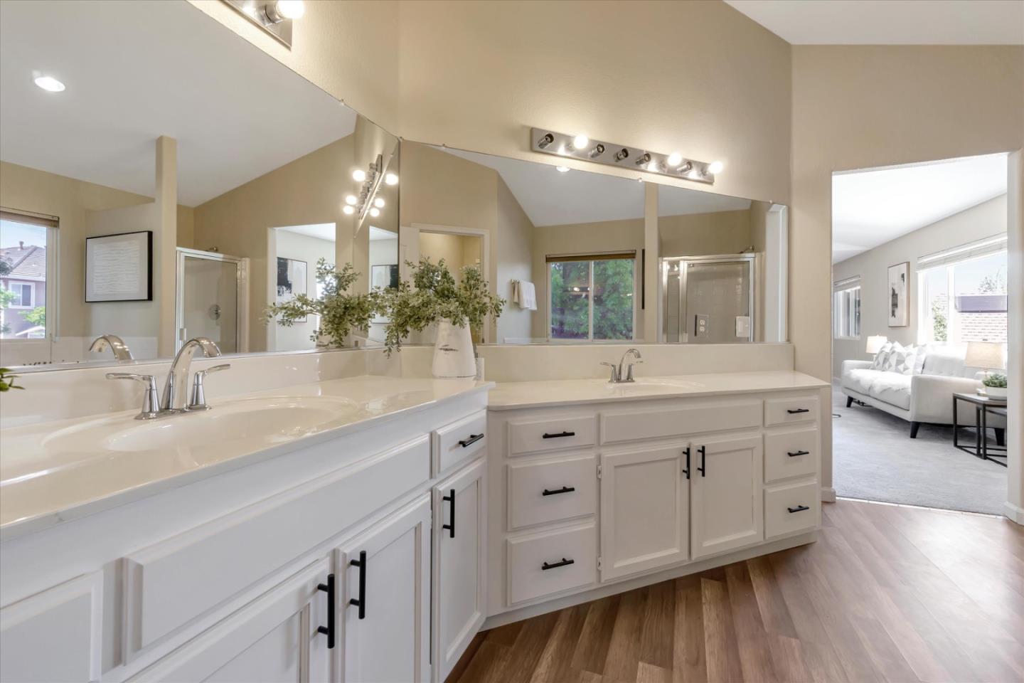 2248 Glen Canyon Drive