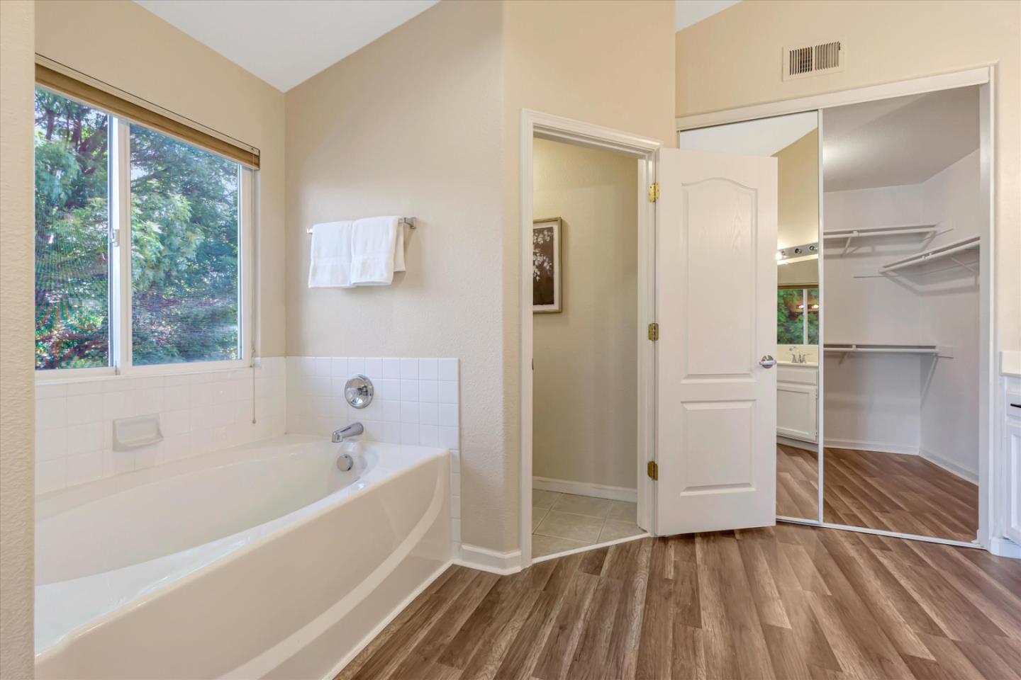2248 Glen Canyon Drive