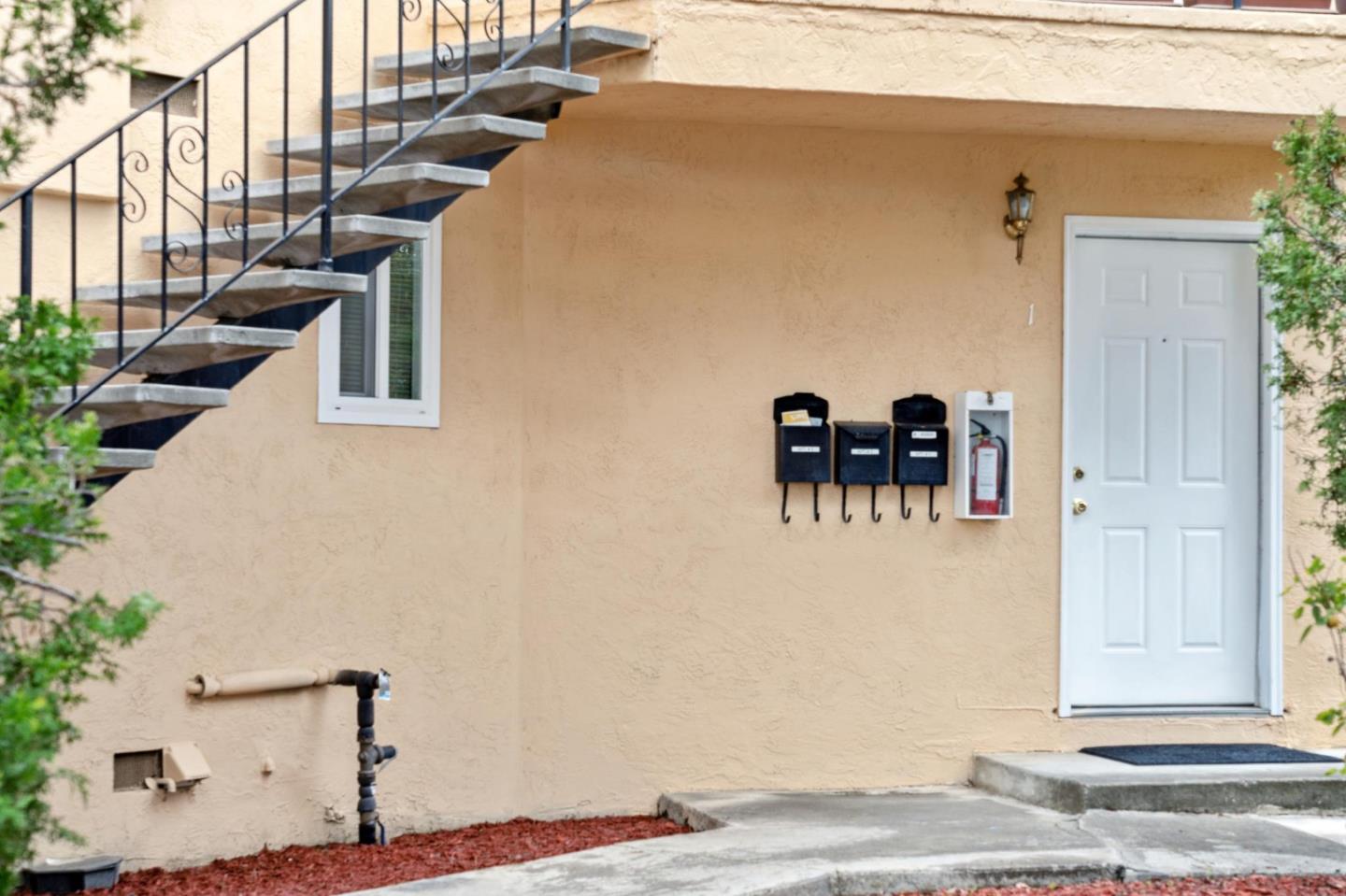 427 Vasquez Avenue
