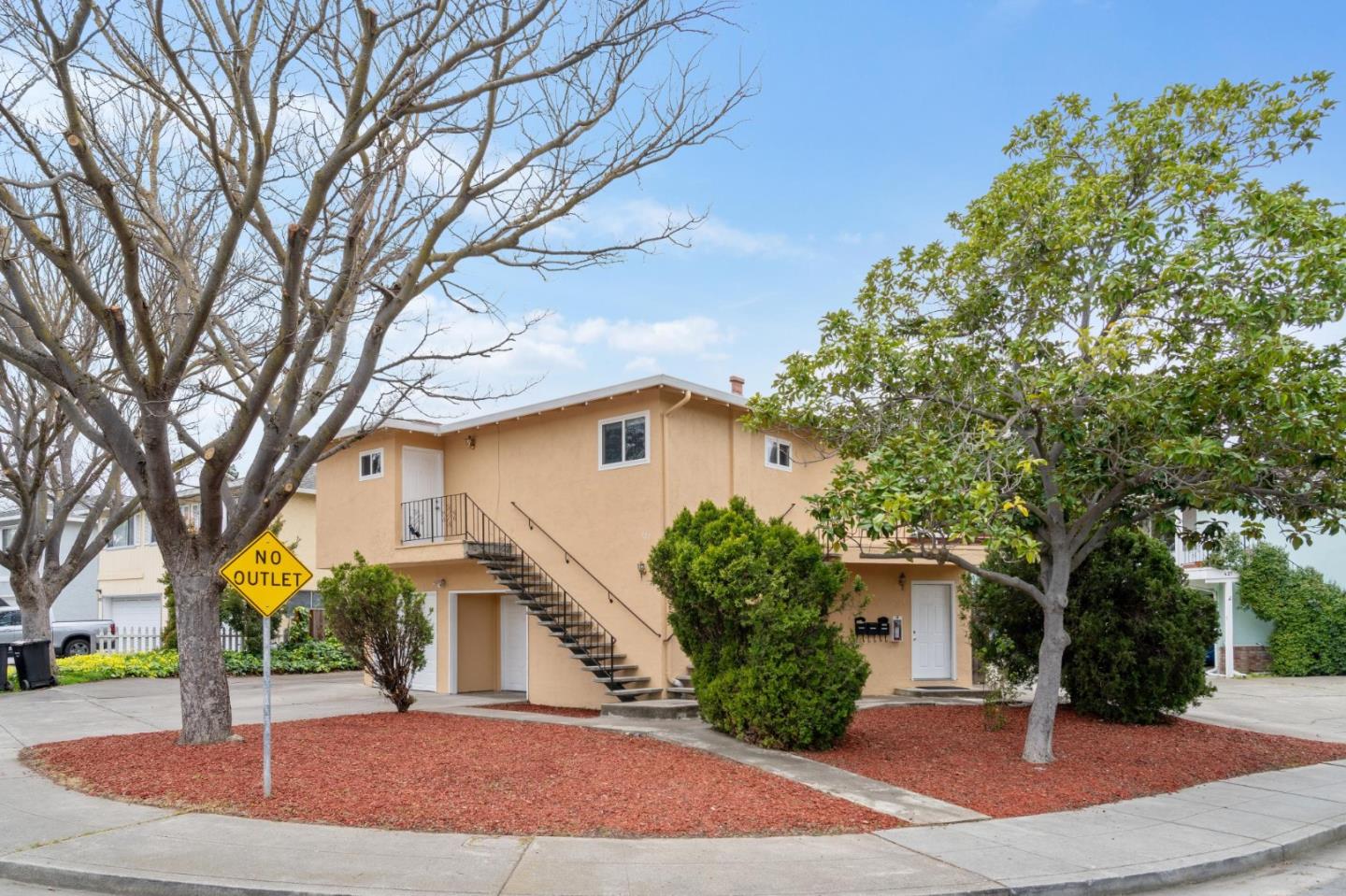 427 Vasquez Avenue