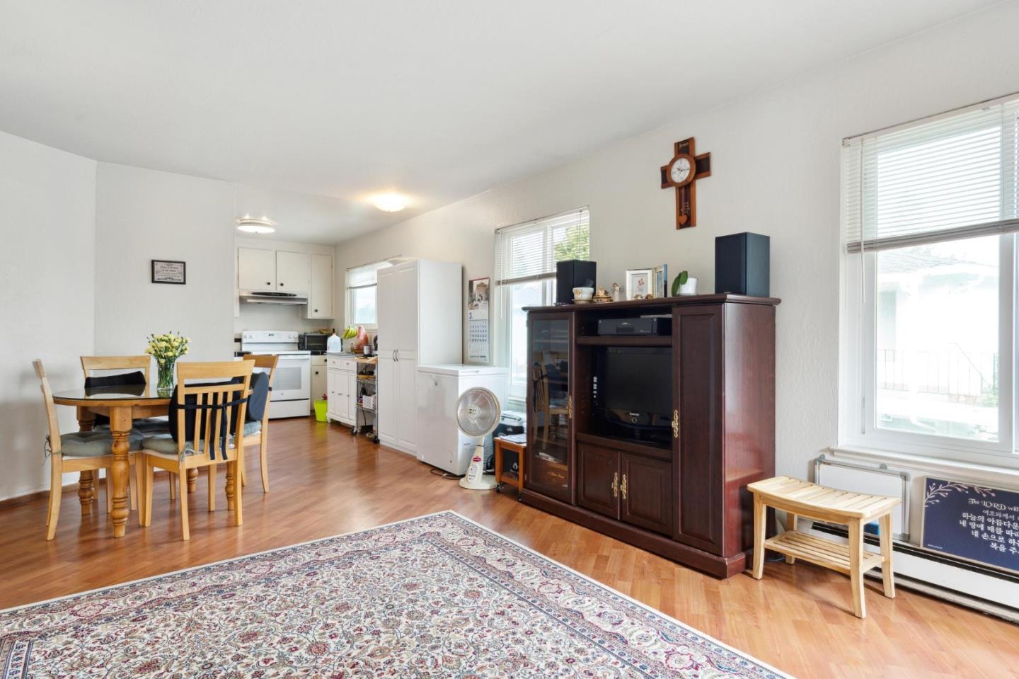 427 Vasquez Avenue