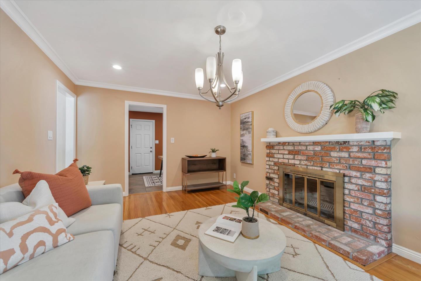 975 San Pierre Way
