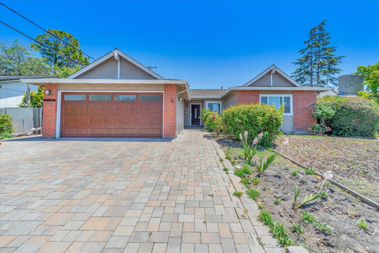 975 San Pierre Way