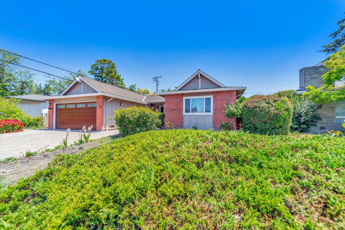 975 San Pierre Way