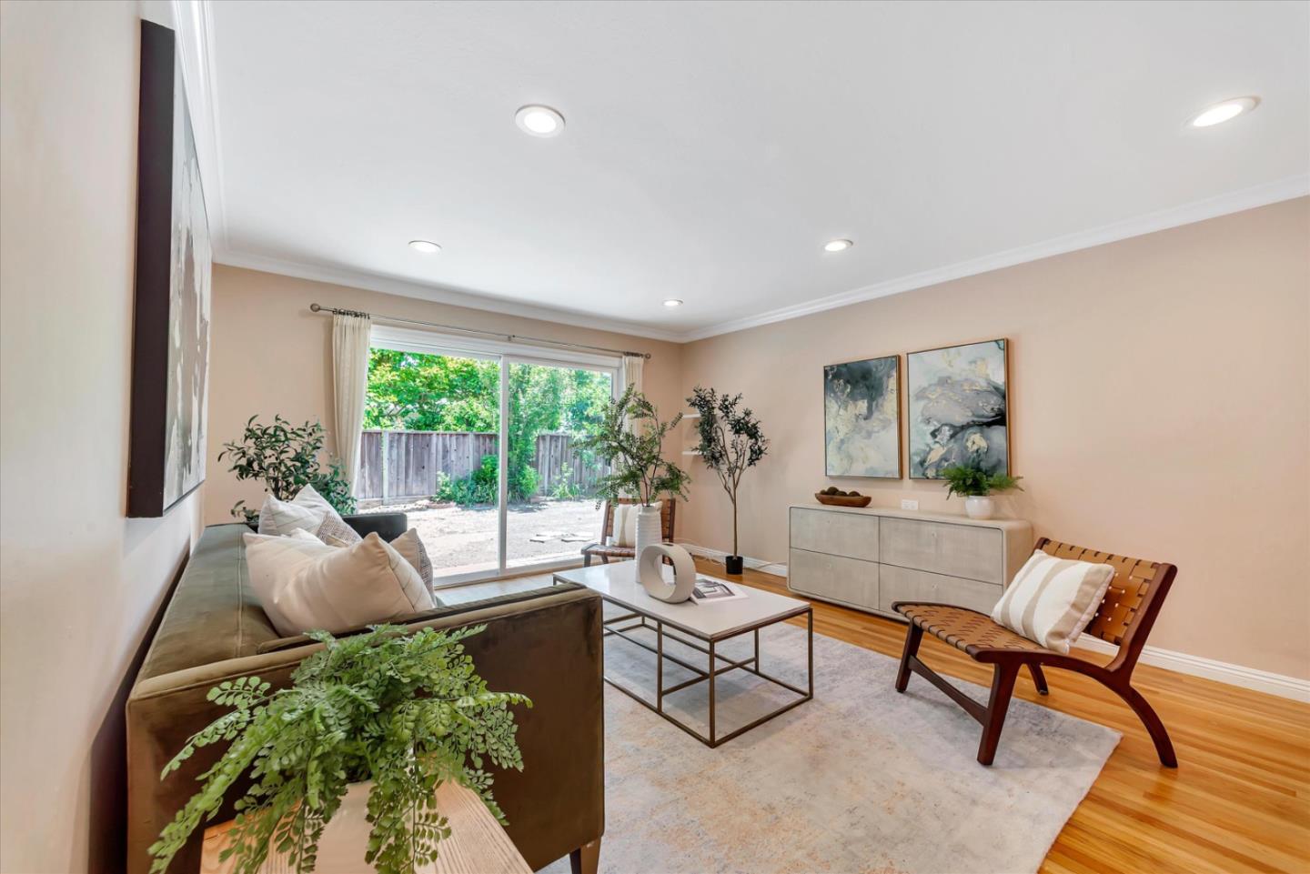 975 San Pierre Way