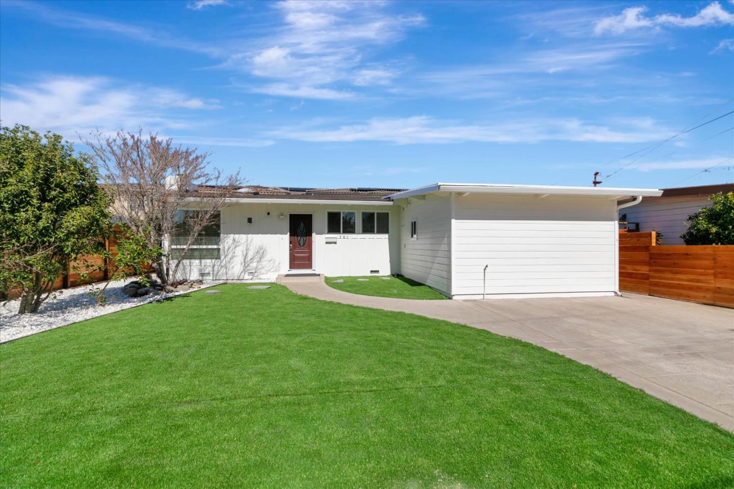 301 West Eaglewood Avenue