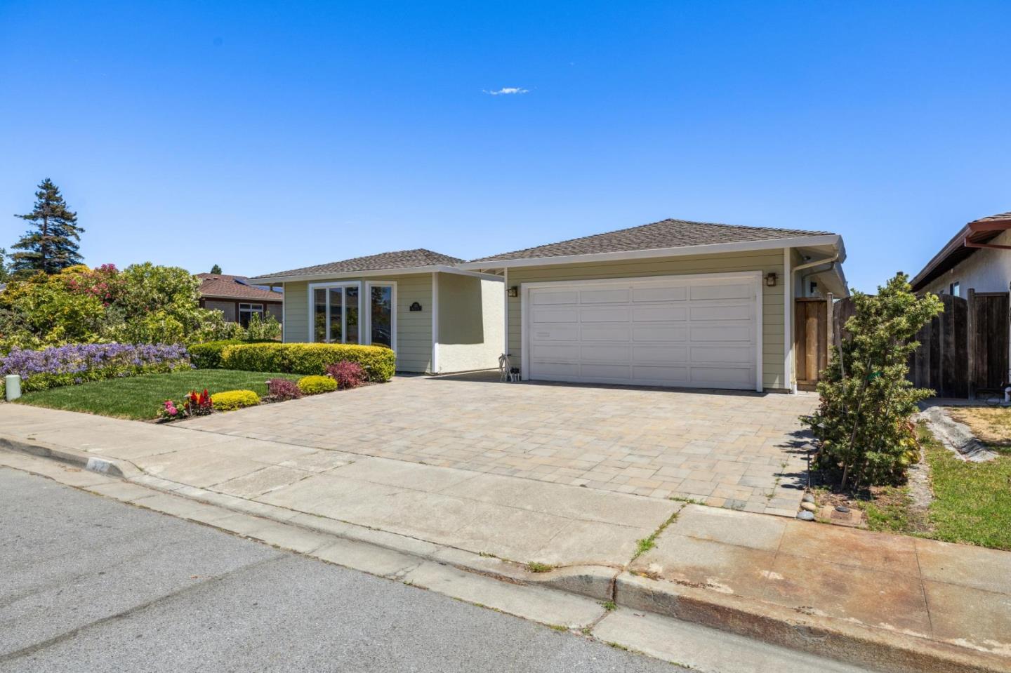 372 Bluefish Court
