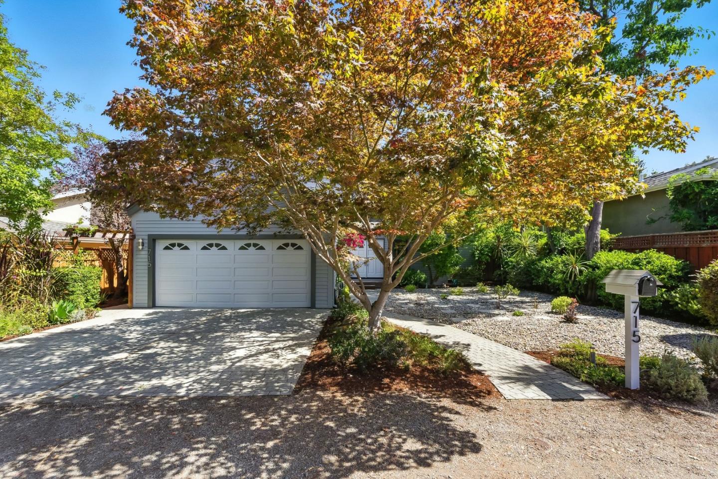 715 Matadero Avenue