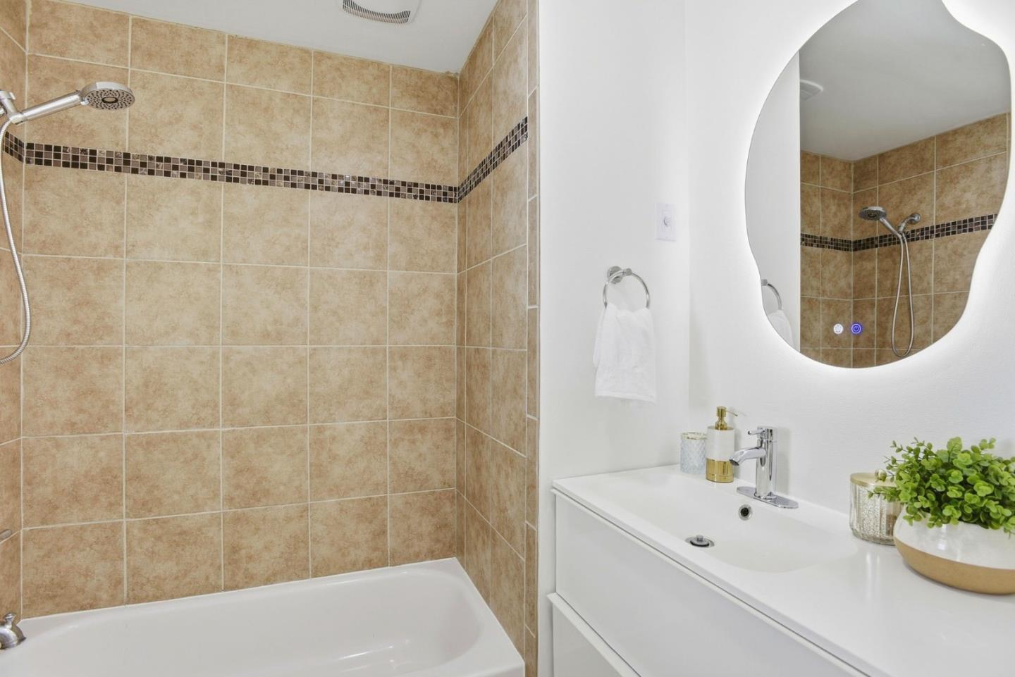 245 East 40th Avenue
