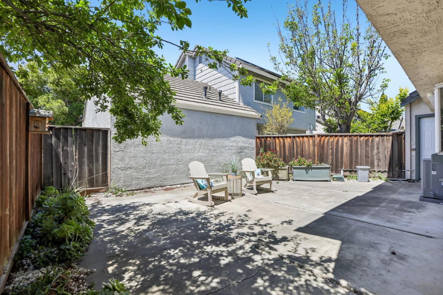1562 Clampett WAY