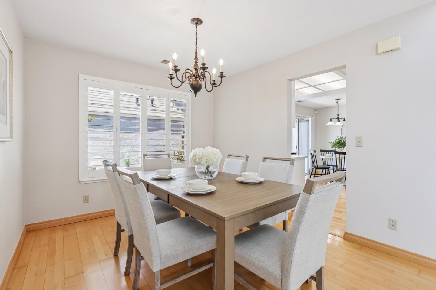 1562 Clampett WAY