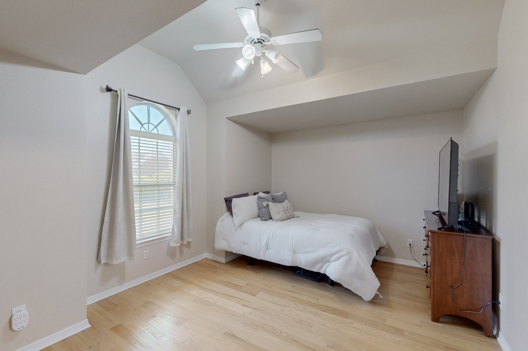1312 Leisure Lane