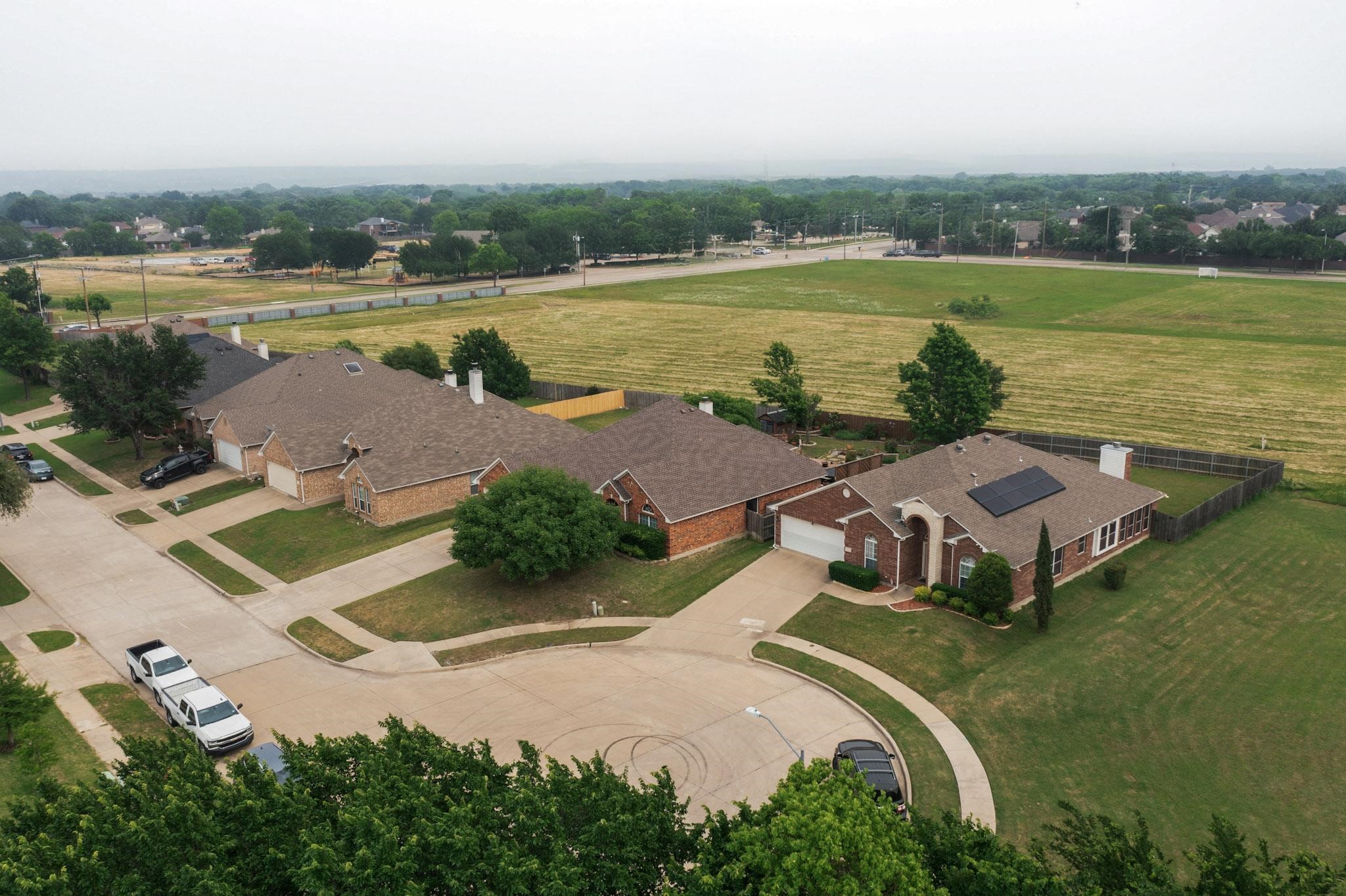 927 Parish Court