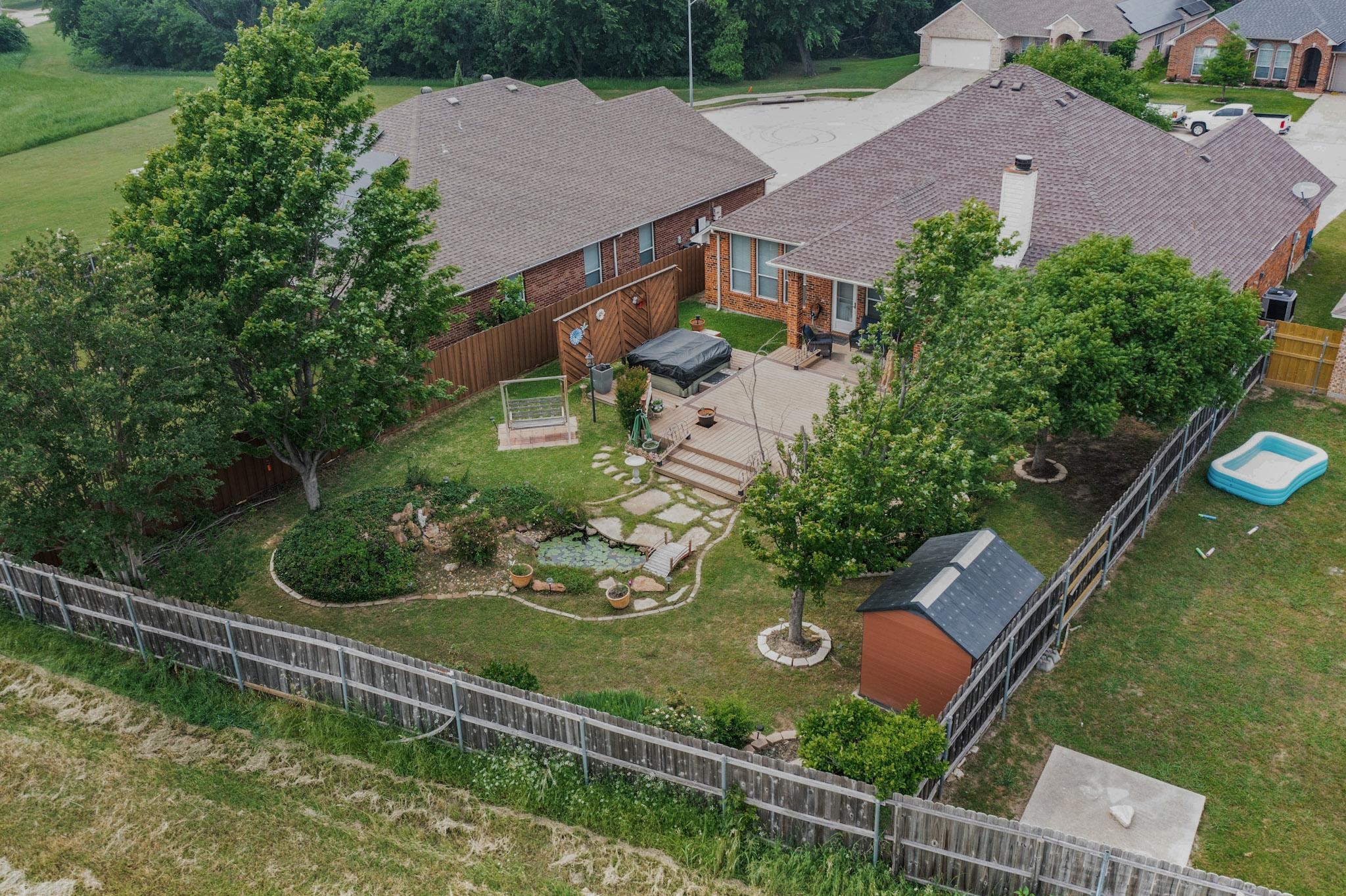927 Parish Court