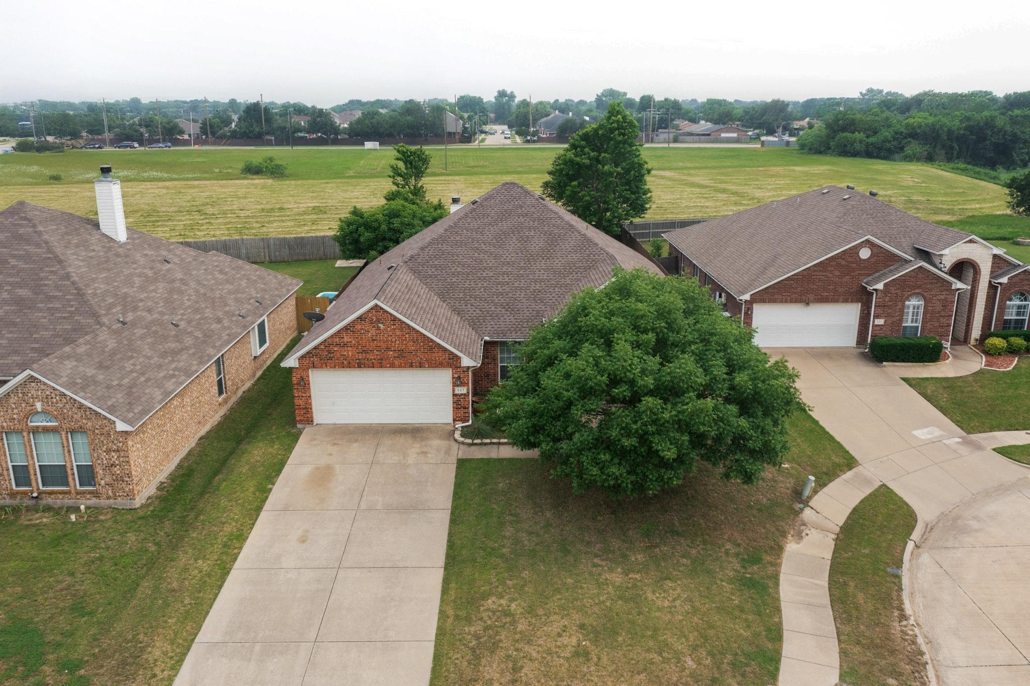 927 Parish Court