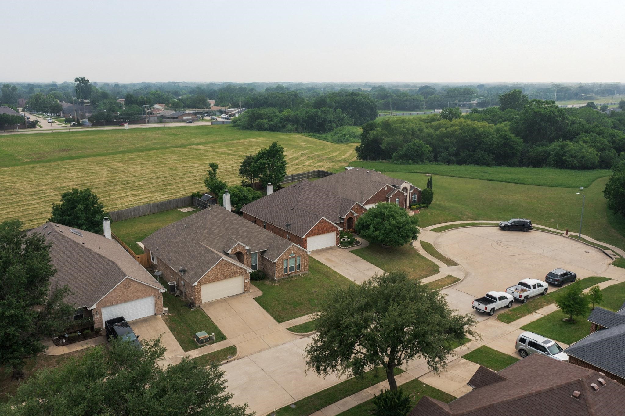 927 Parish Court