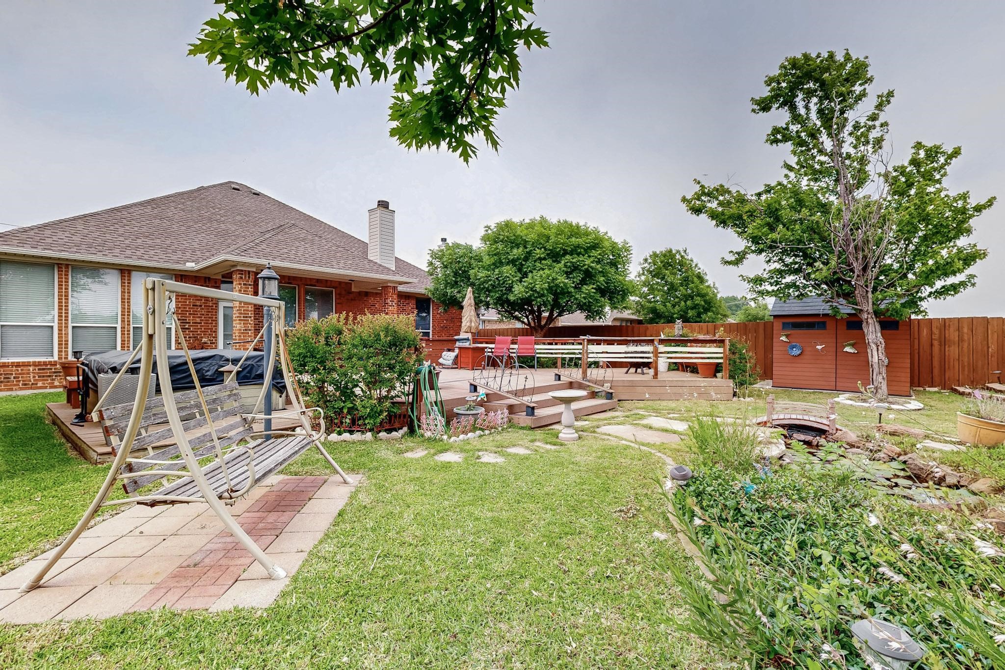 927 Parish Court