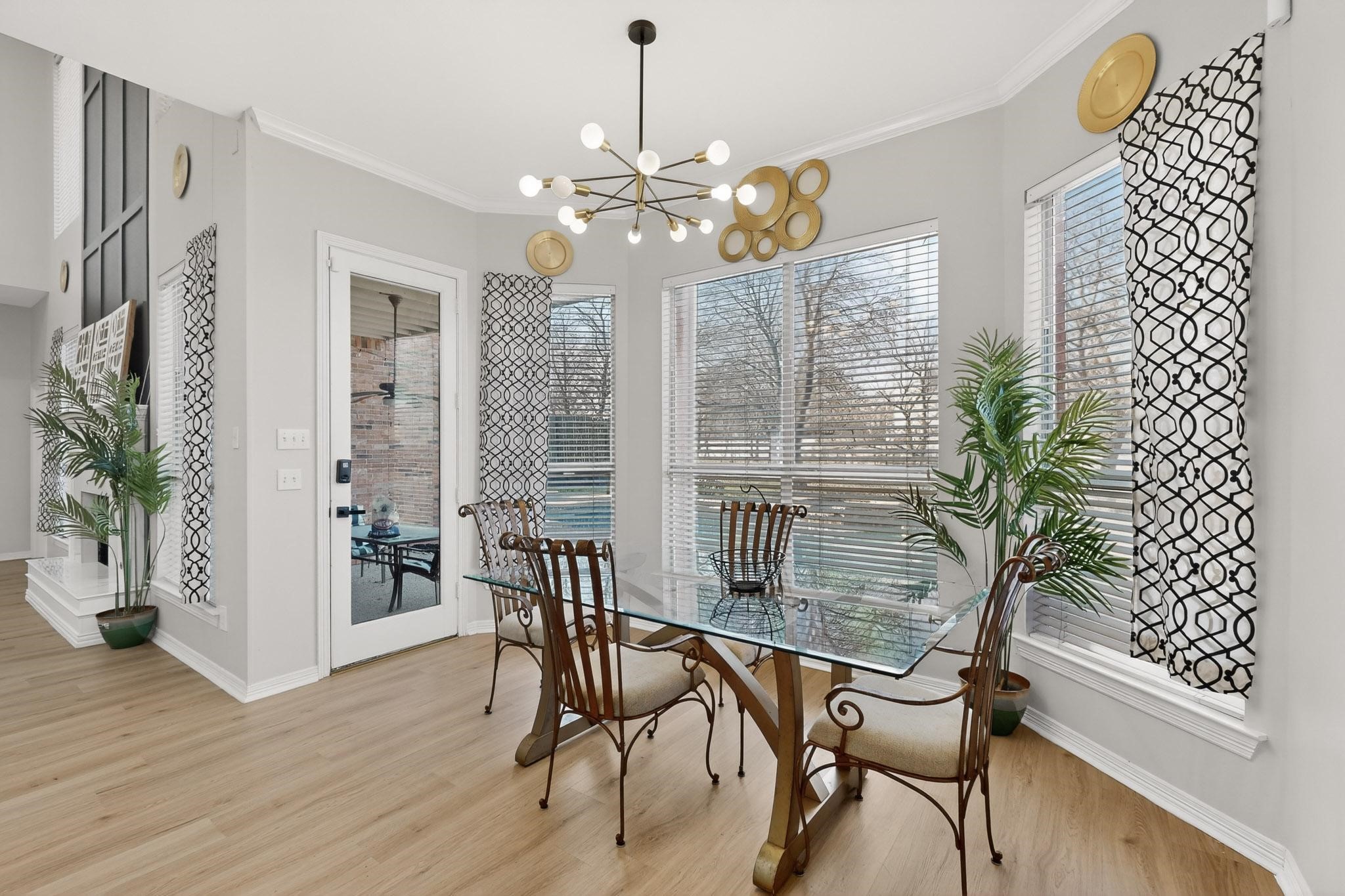 618 Oak Tree Cove