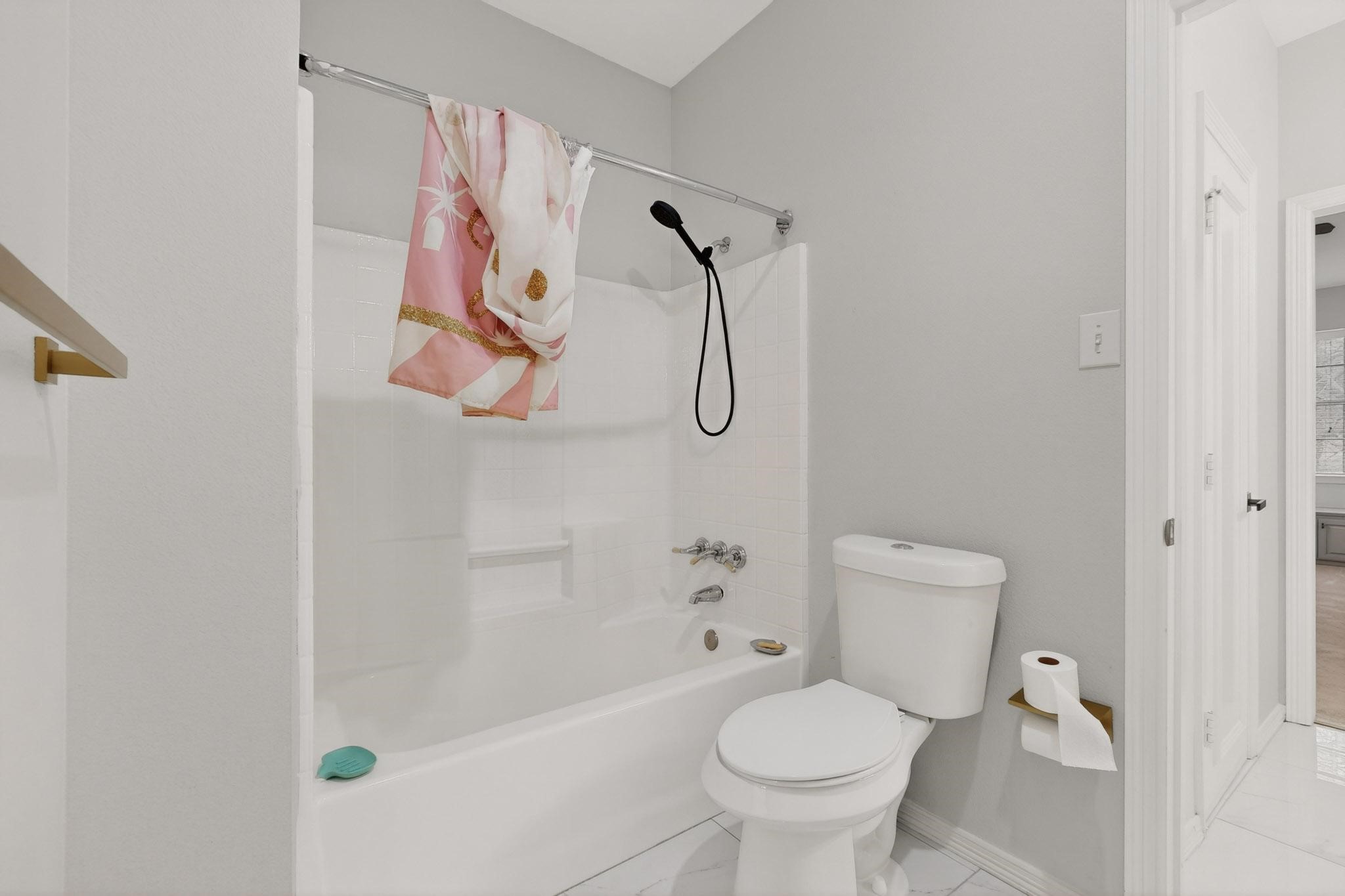 618 Oak Tree Cove