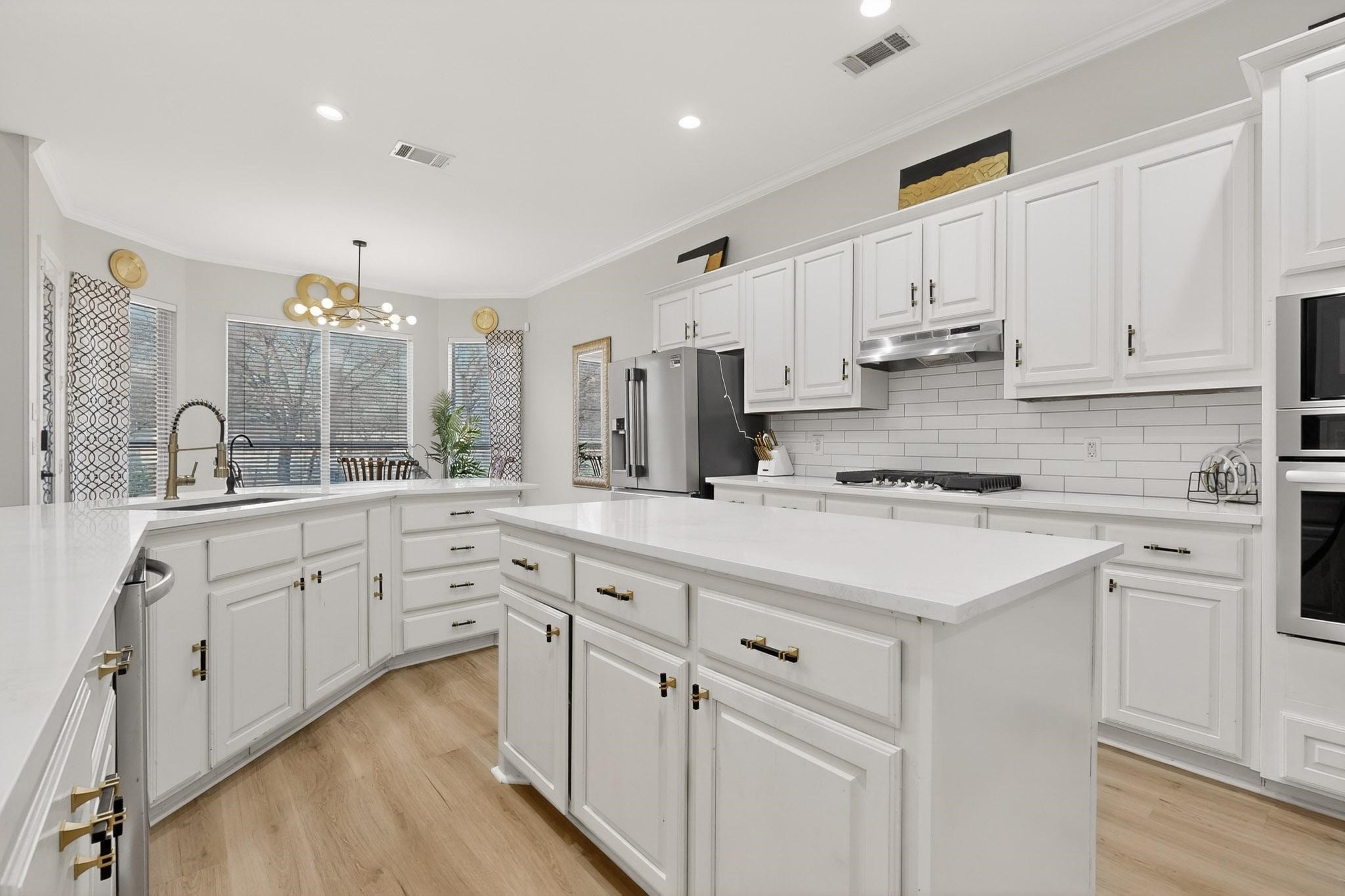 618 Oak Tree Cove