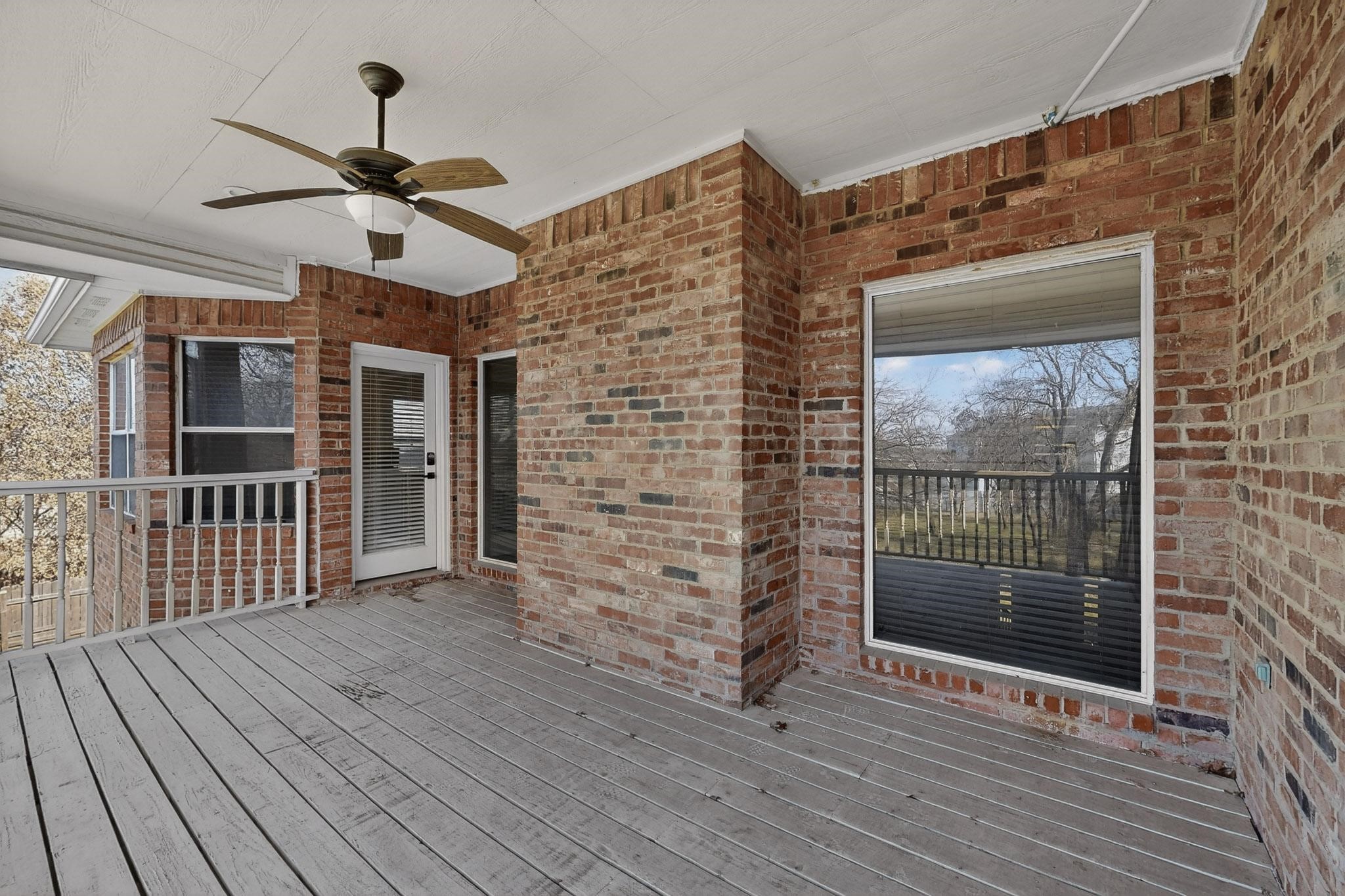 618 Oak Tree Cove