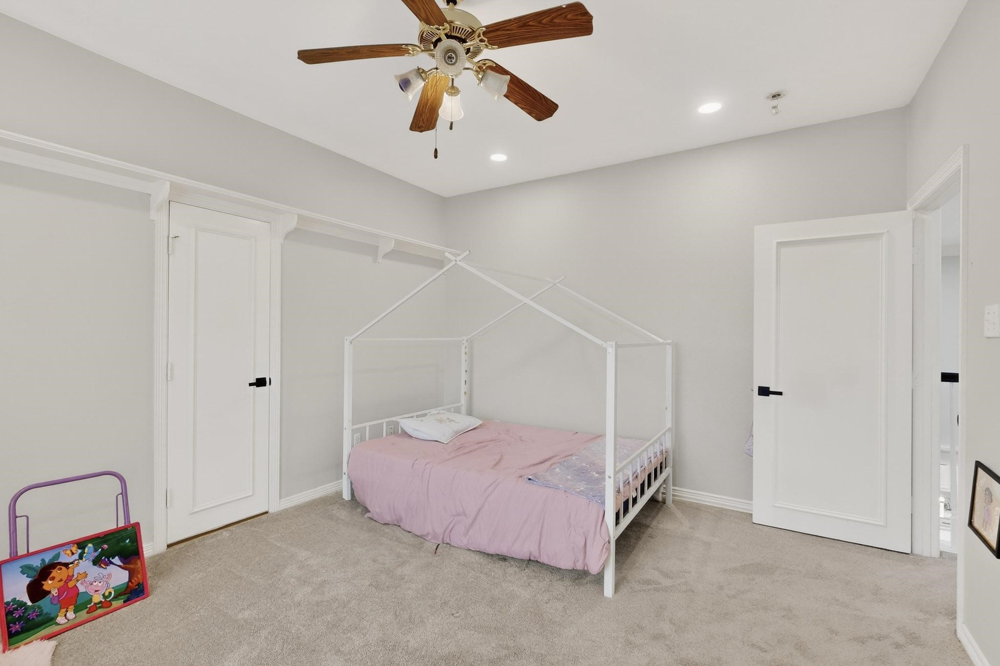 618 Oak Tree Cove
