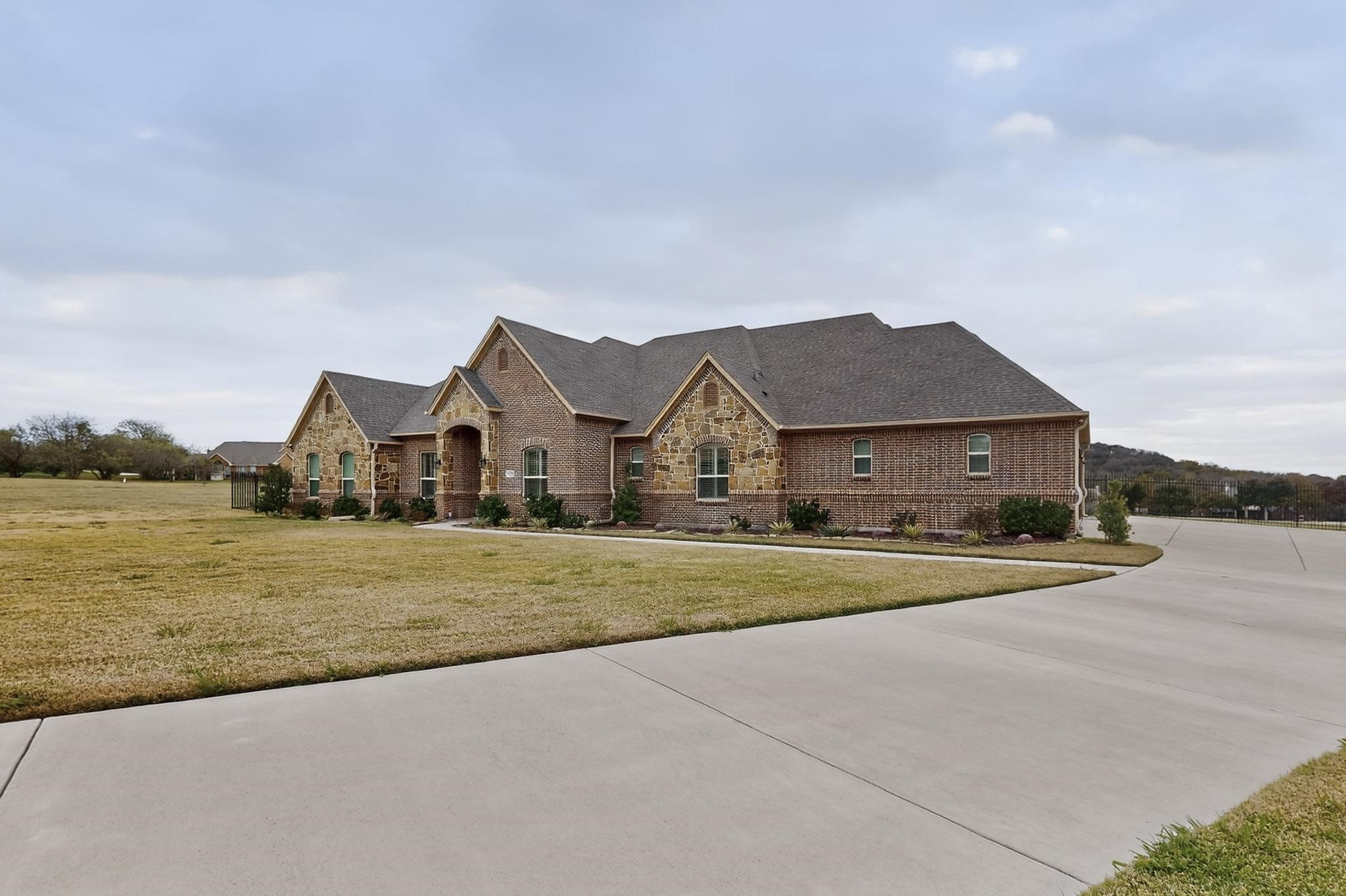 2416 Sweeping Meadows Lane