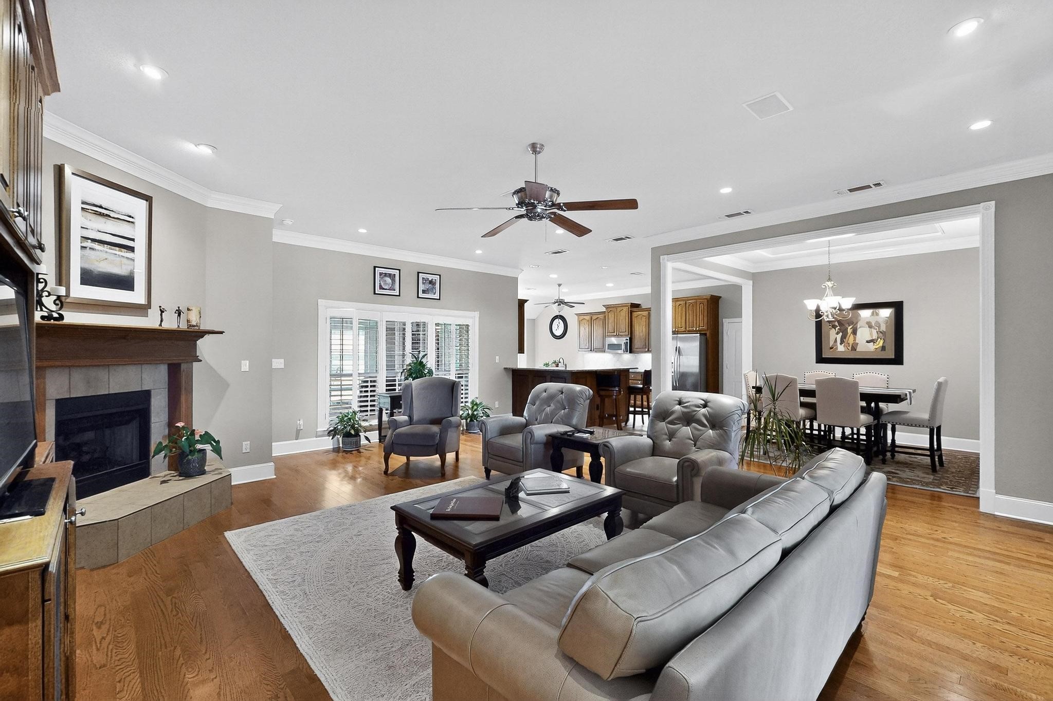 1115 Cresthaven Drive 13