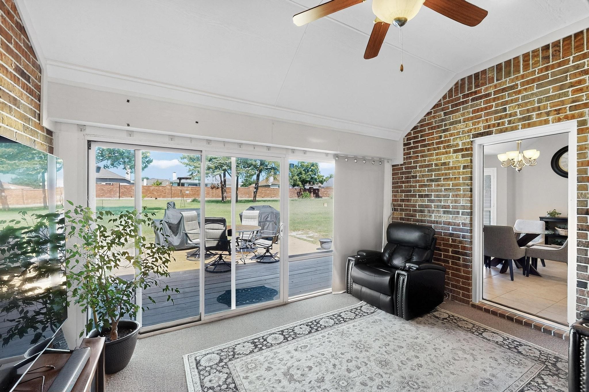 1115 Cresthaven Drive 13