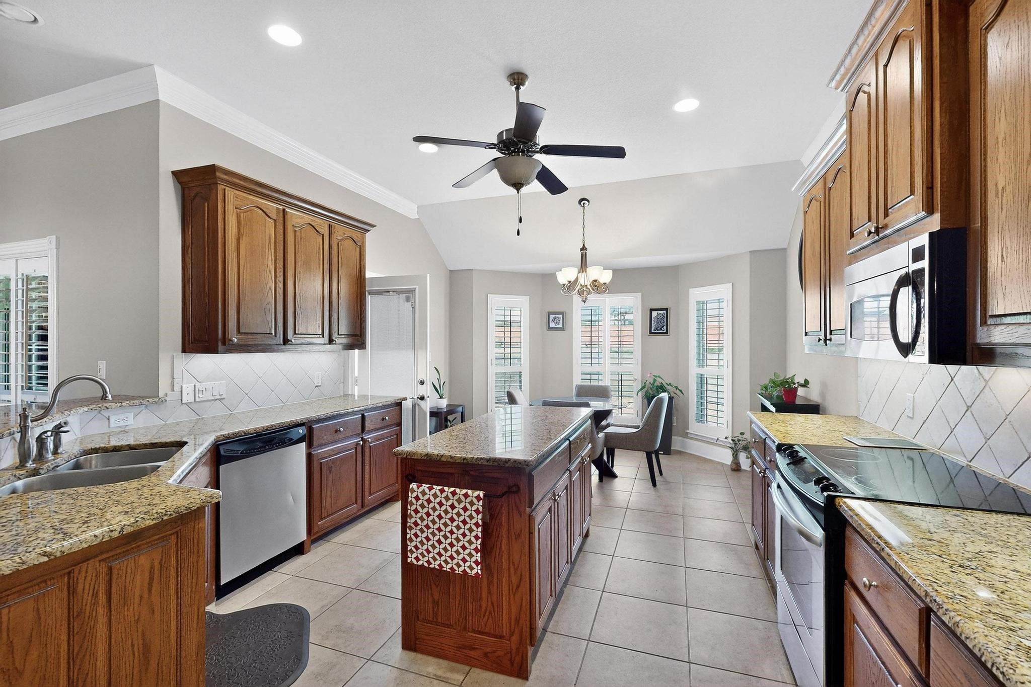 1115 Cresthaven Drive 13